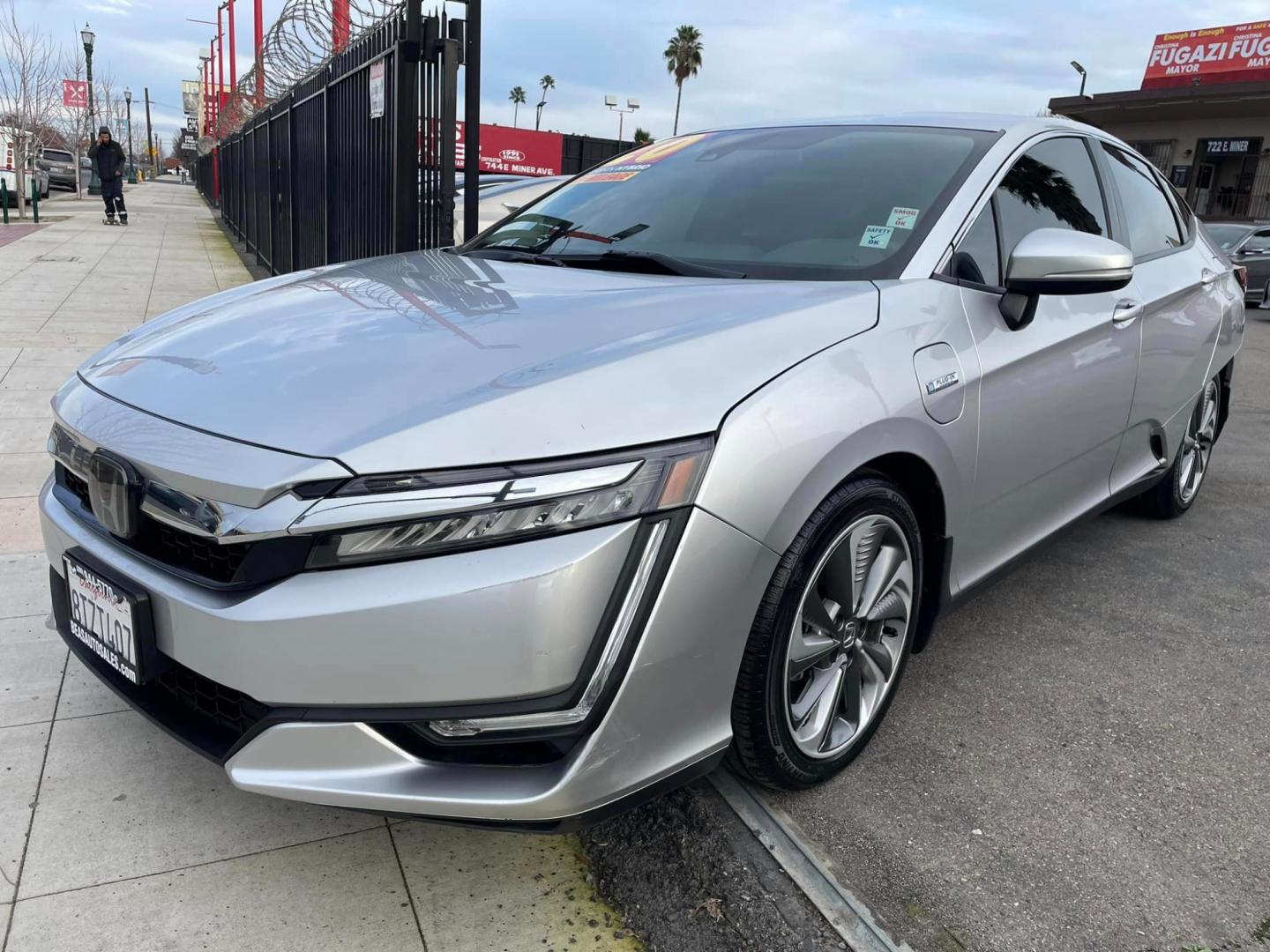 2020 SILVER /GRAY Honda Clarity (JHMZC5F1XLC) , located at 744 E Miner Ave, Stockton, CA, 95202, (209) 944-5770, 37.956863, -121.282082 - PLUS TAXES AND FEES - Photo#3